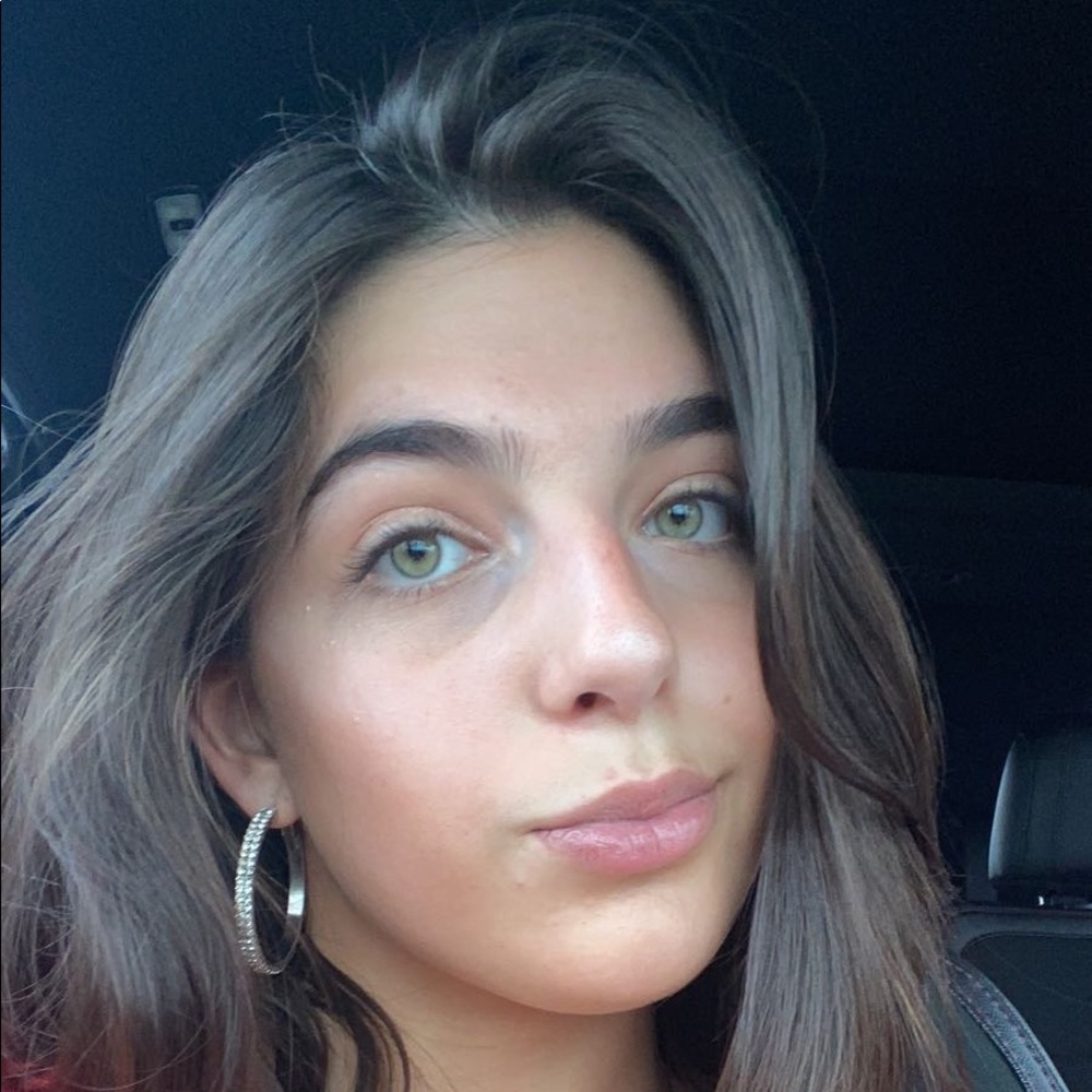 Meet your Posher, Vanessa